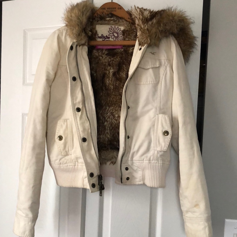 Hollister short coat.. fur lined.. size small
